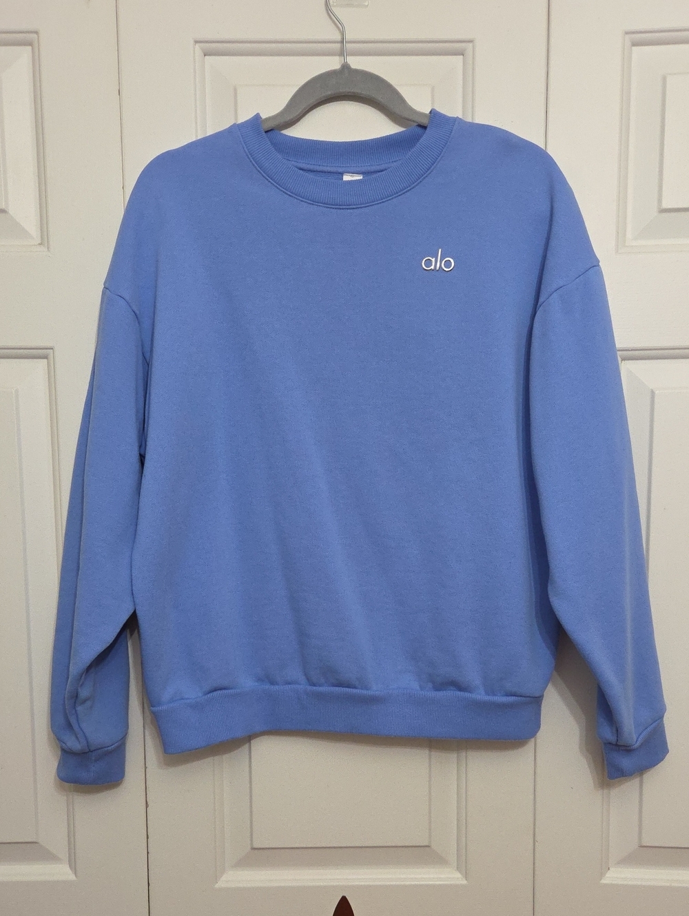 Alo Yoga Accolade Crew Neck Pullover Sweatshirt Crystal Clear Blue/ M